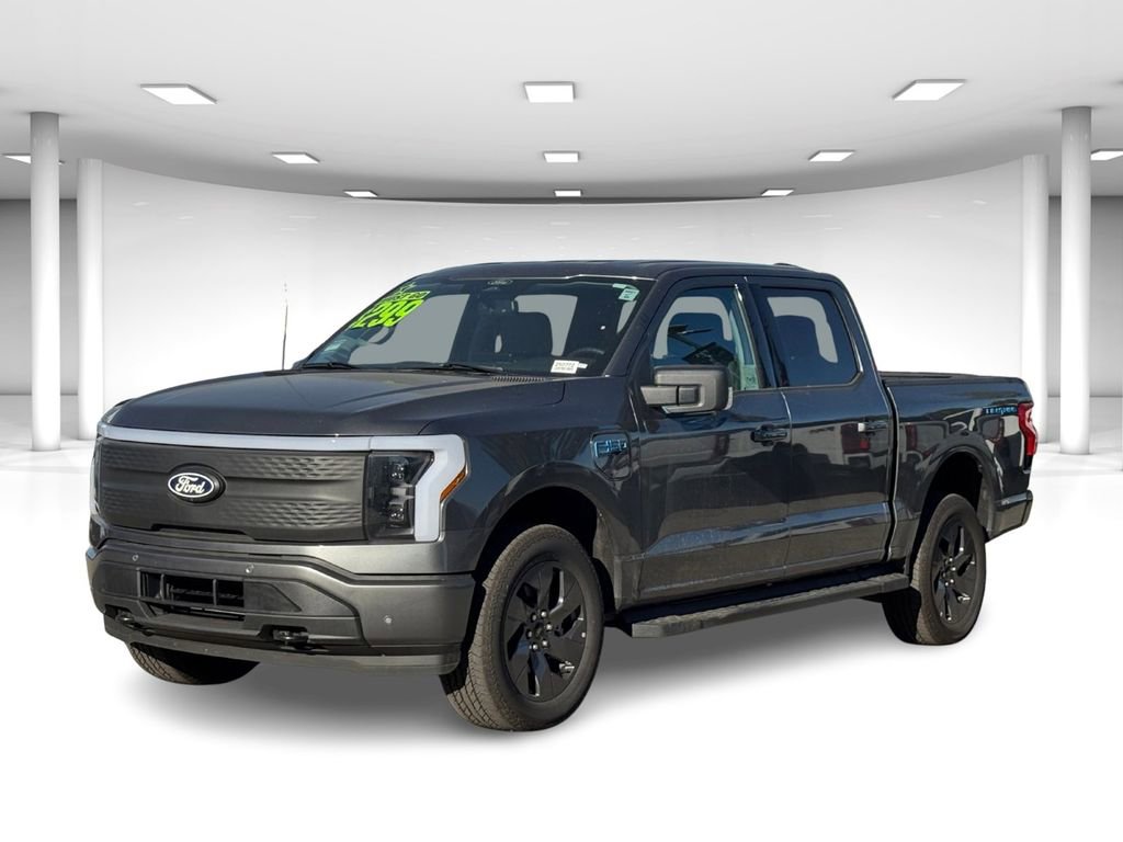 Used 2025 Ford F150 Lightning Flash image 2