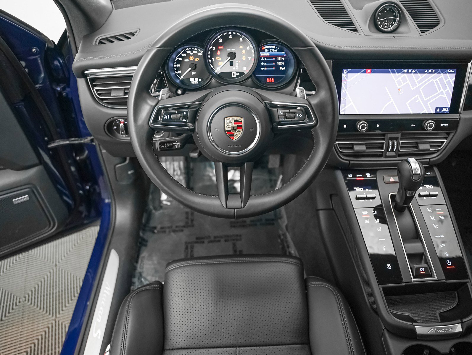 Certified 2024 Porsche Macan S image 16