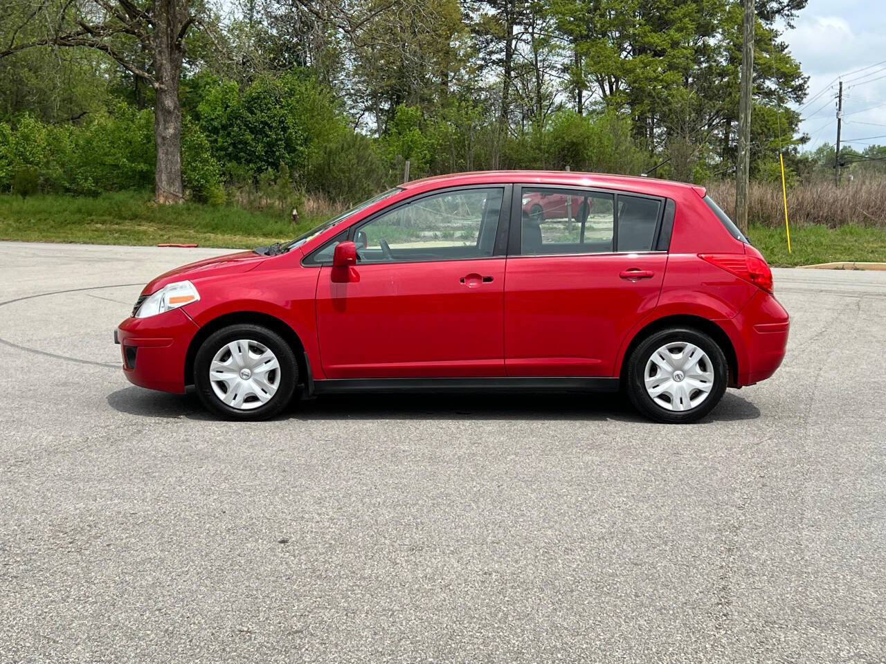 Used 2011 Nissan Versa 1.8 S w/ Plus Pkg FWD image 3