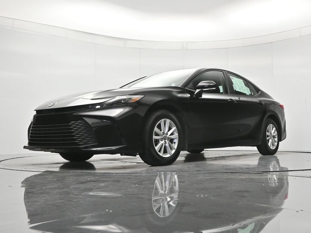 Used 2025 Toyota Camry LE FWD image 36