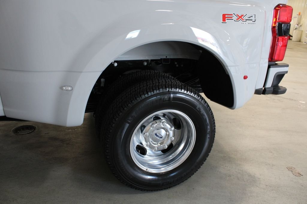 New 2026 Ford F350 Platinum AWD/4WD image 29