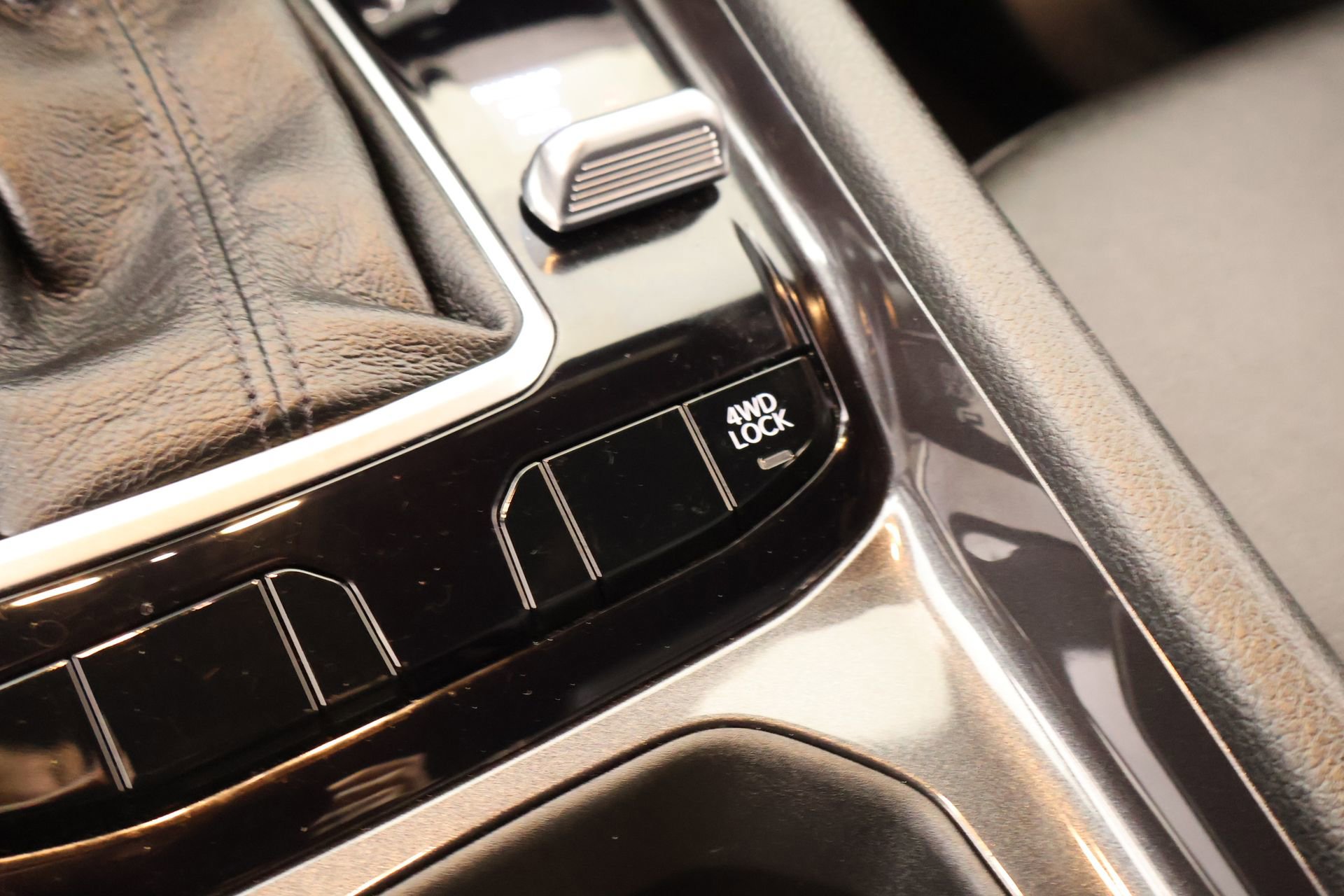 Used 2024 Jeep Compass Latitude image 7