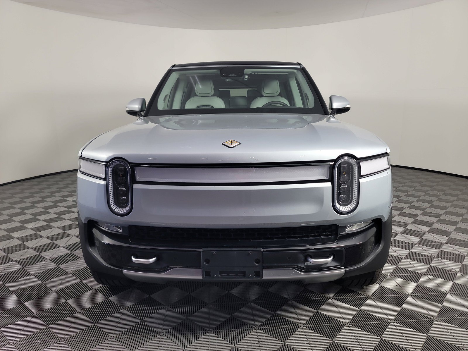 Used 2024 Rivian R1S Adventure AWD/4WD image 8