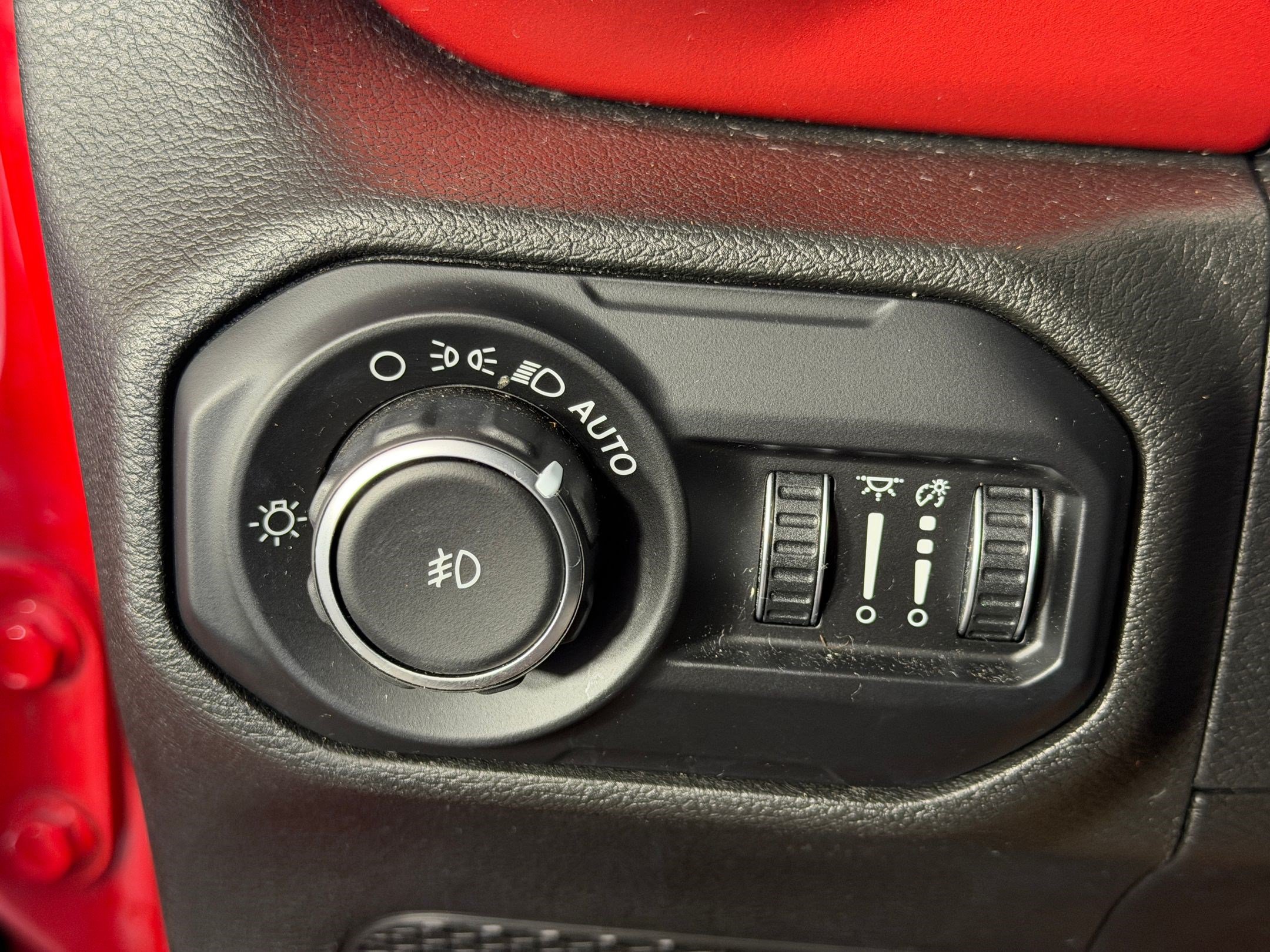 Used 2018 Jeep Wrangler Unlimited Rubicon AWD/4WD image 15