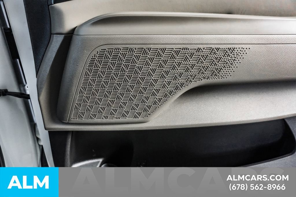 Used 2025 Kia Carnival FWD image 49