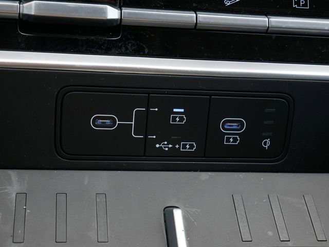 Used 2025 Hyundai Santa Fe SEL FWD image 24