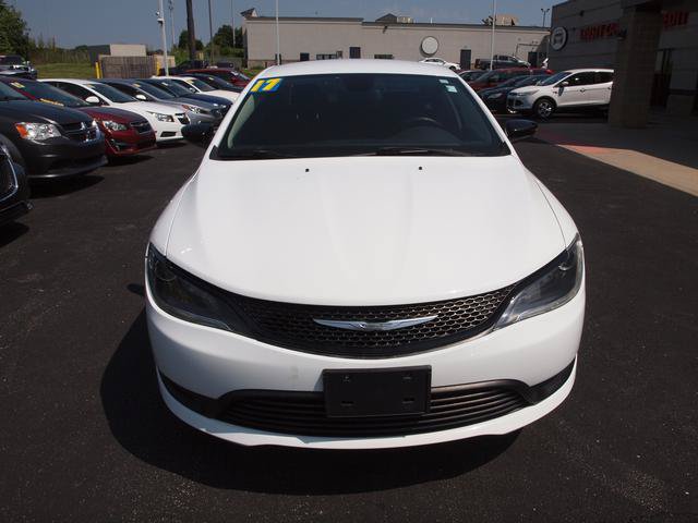 Used 2017 Chrysler 200 LX FWD image 4