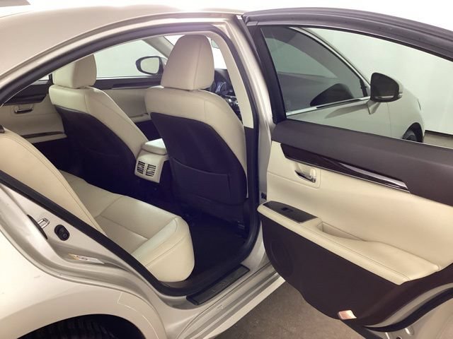 Used 2016 Lexus ES 350 w/ Premium Package w/Wood Trim FWD image 19