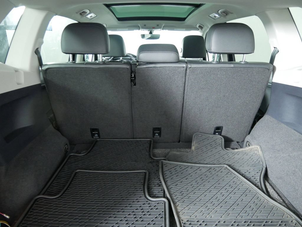 Used 2019 Volkswagen Tiguan SEL AWD/4WD image 17