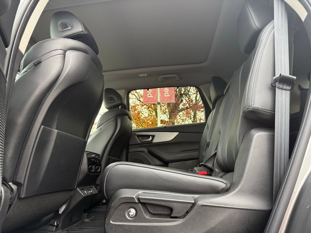 Used 2024 Acura MDX SH-AWD w/ Technology Package image 14