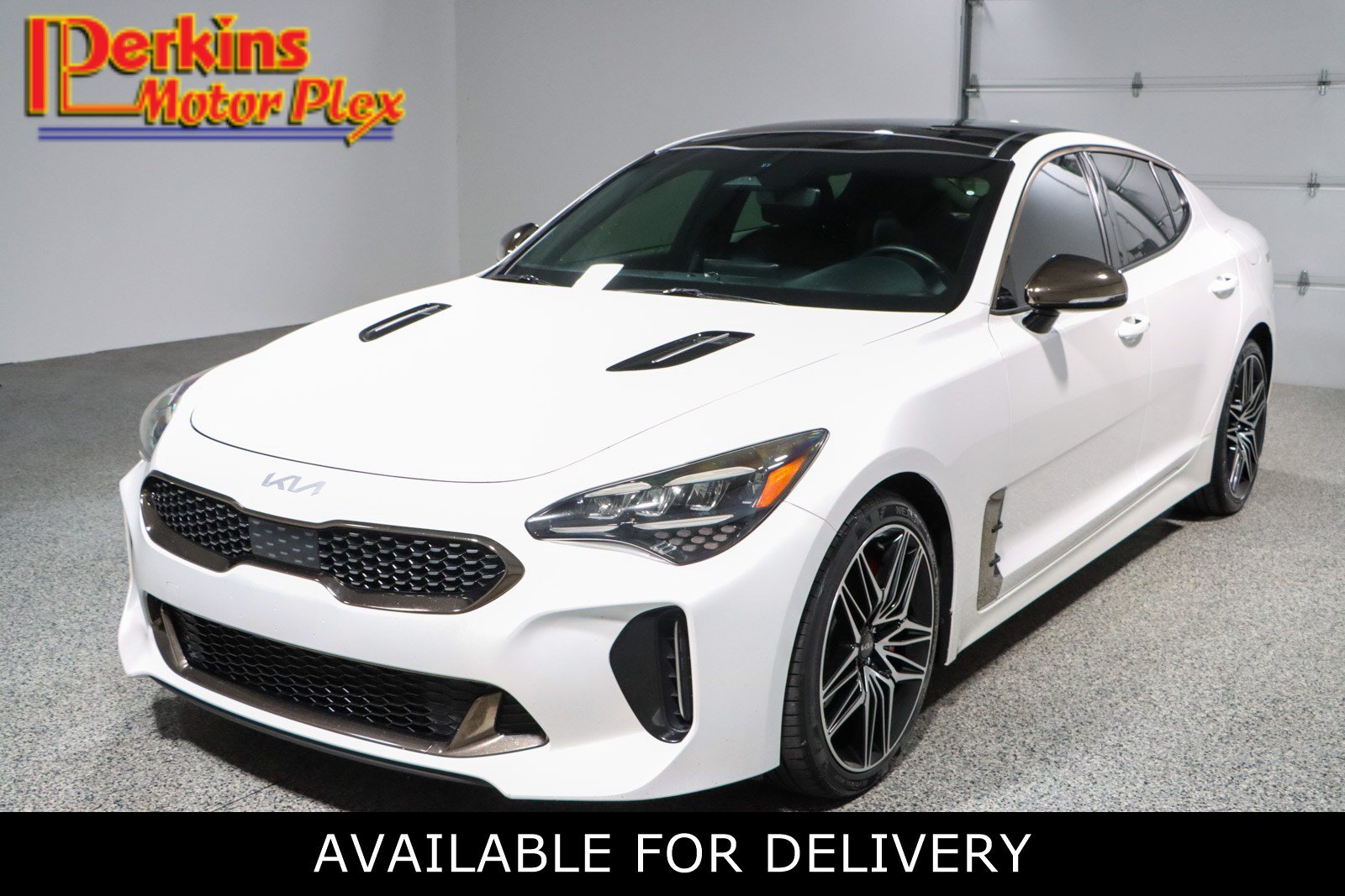 Used 2022 Kia Stinger GT1 RWD image 1