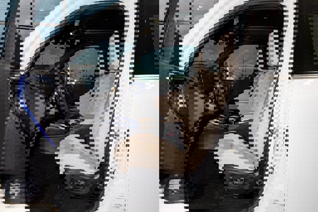 Used 2025 BMW X3 xDrive30i w/ Premium Package image 19