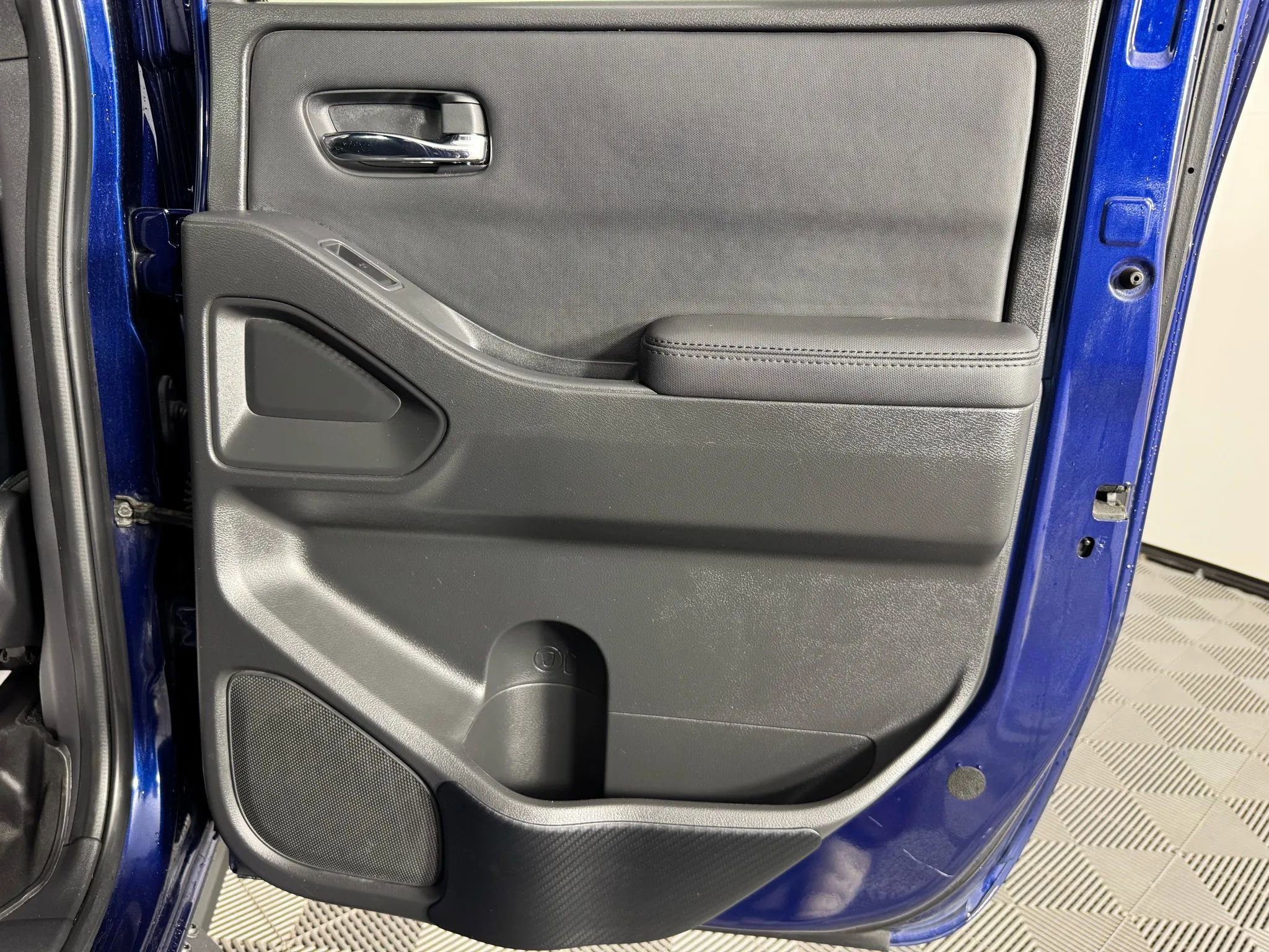 Used 2022 Nissan Frontier PRO-4X w/ Pro-4X Premium Package image 45