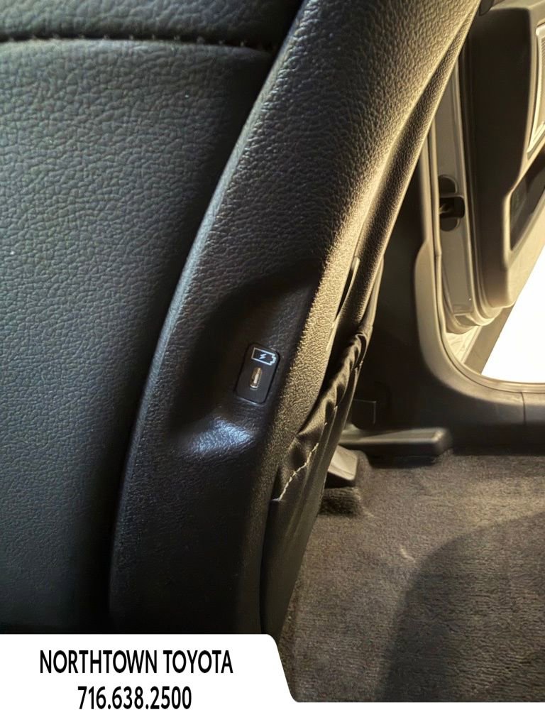 Used 2025 Kia Telluride AWD image 15
