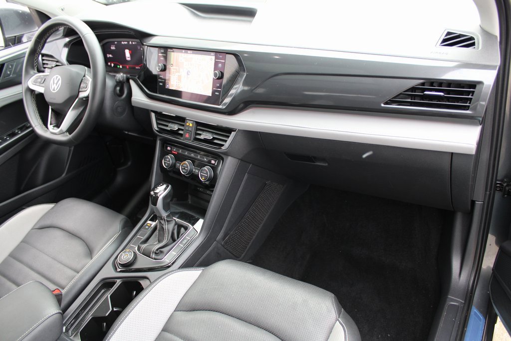 Certified 2022 Volkswagen Taos SEL image 28