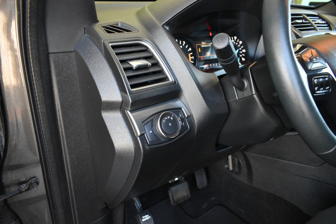 Used 2019 Ford Explorer XLT FWD image 19