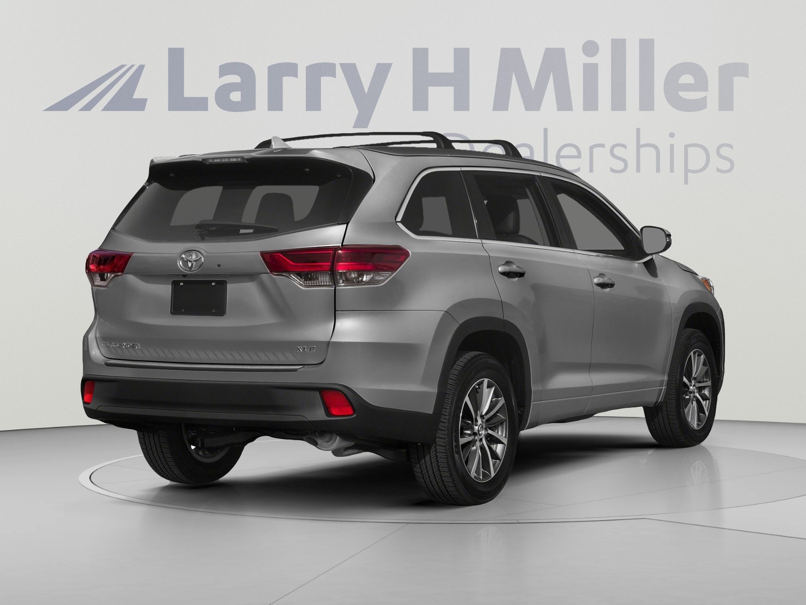 Used 2019 Toyota Highlander XLE AWD/4WD image 2