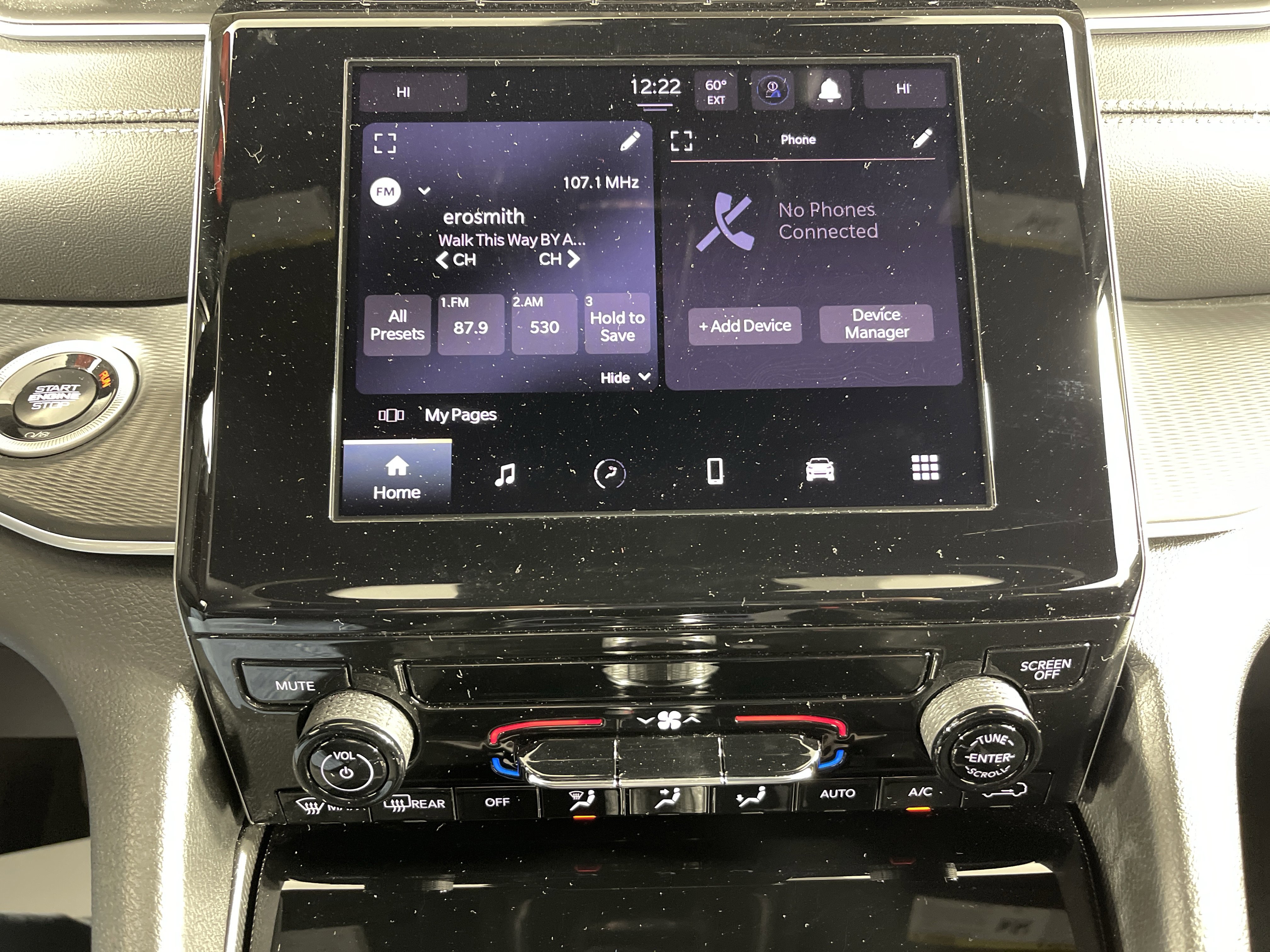 Used 2024 Jeep Grand Cherokee Laredo image 22