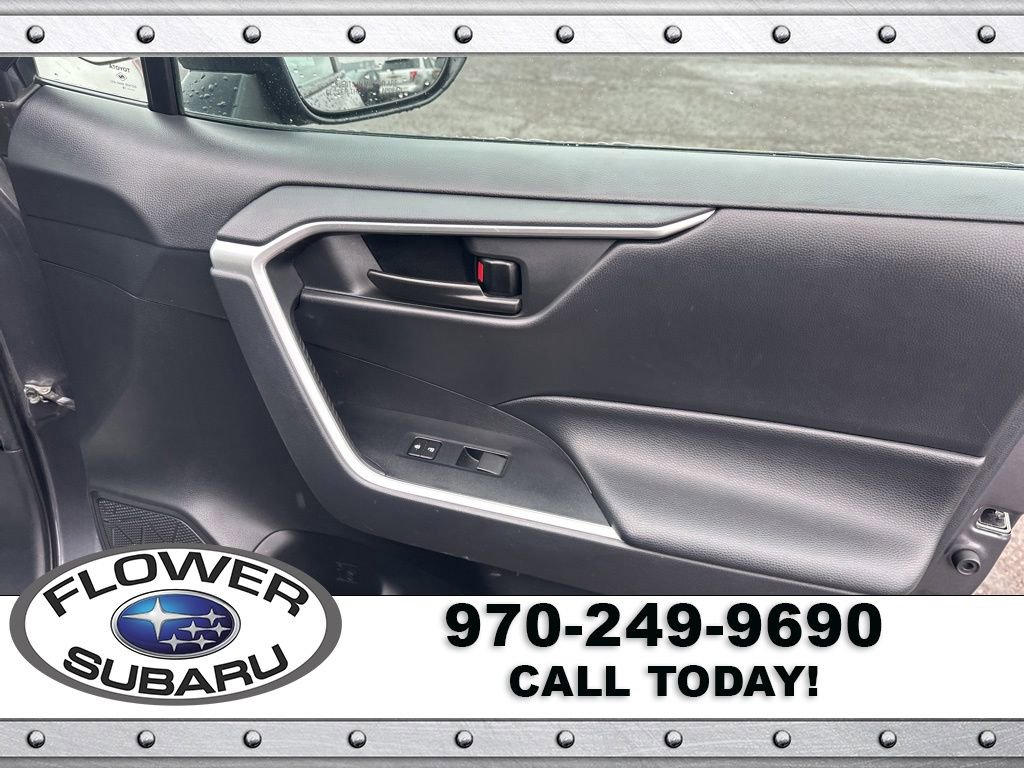 Used 2019 Toyota RAV4 LE image 12