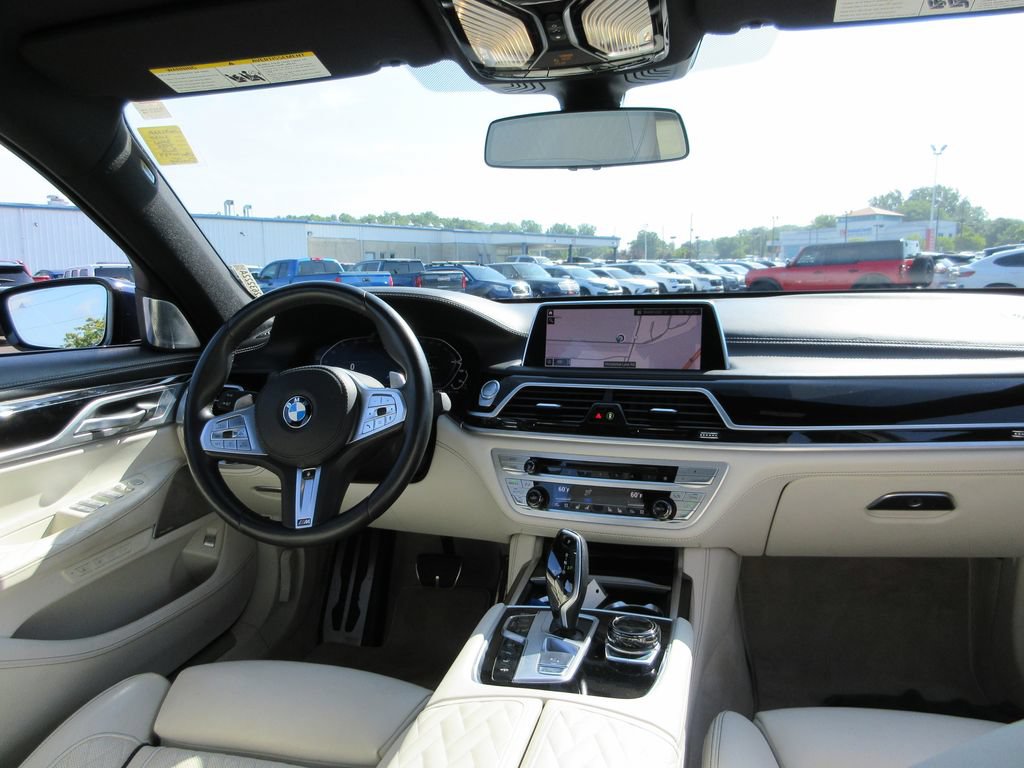 Used 2020 BMW 745e xDrive AWD/4WD image 26