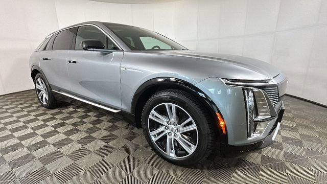 Used 2024 Cadillac Lyriq Tech RWD image 2