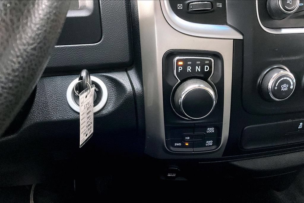 Used 2017 RAM 1500 Classic SLT AWD/4WD image 14