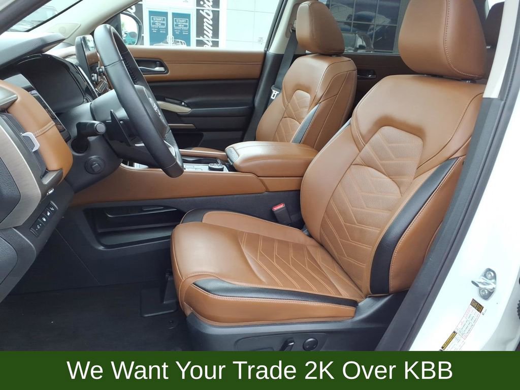 Used 2024 Nissan Pathfinder Platinum AWD/4WD image 12