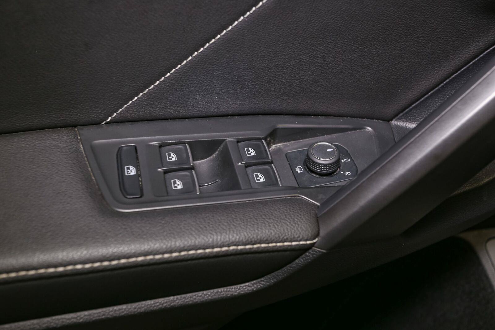 Certified 2024 Volkswagen Tiguan SE AWD/4WD image 43
