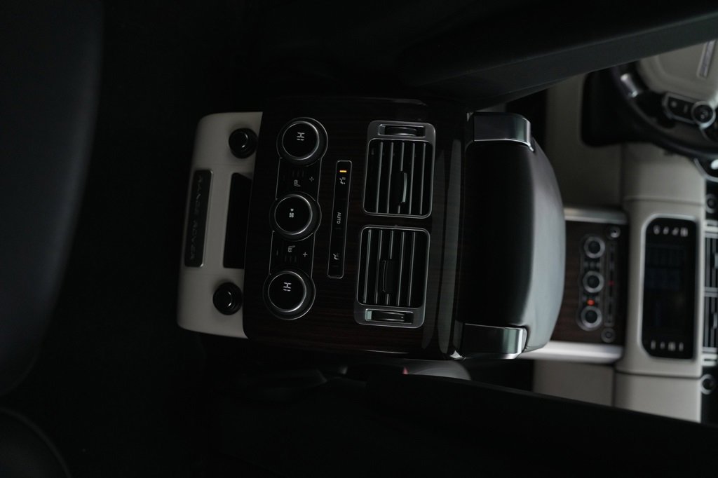 Used 2015 Land Rover Range Rover Supercharged image 22