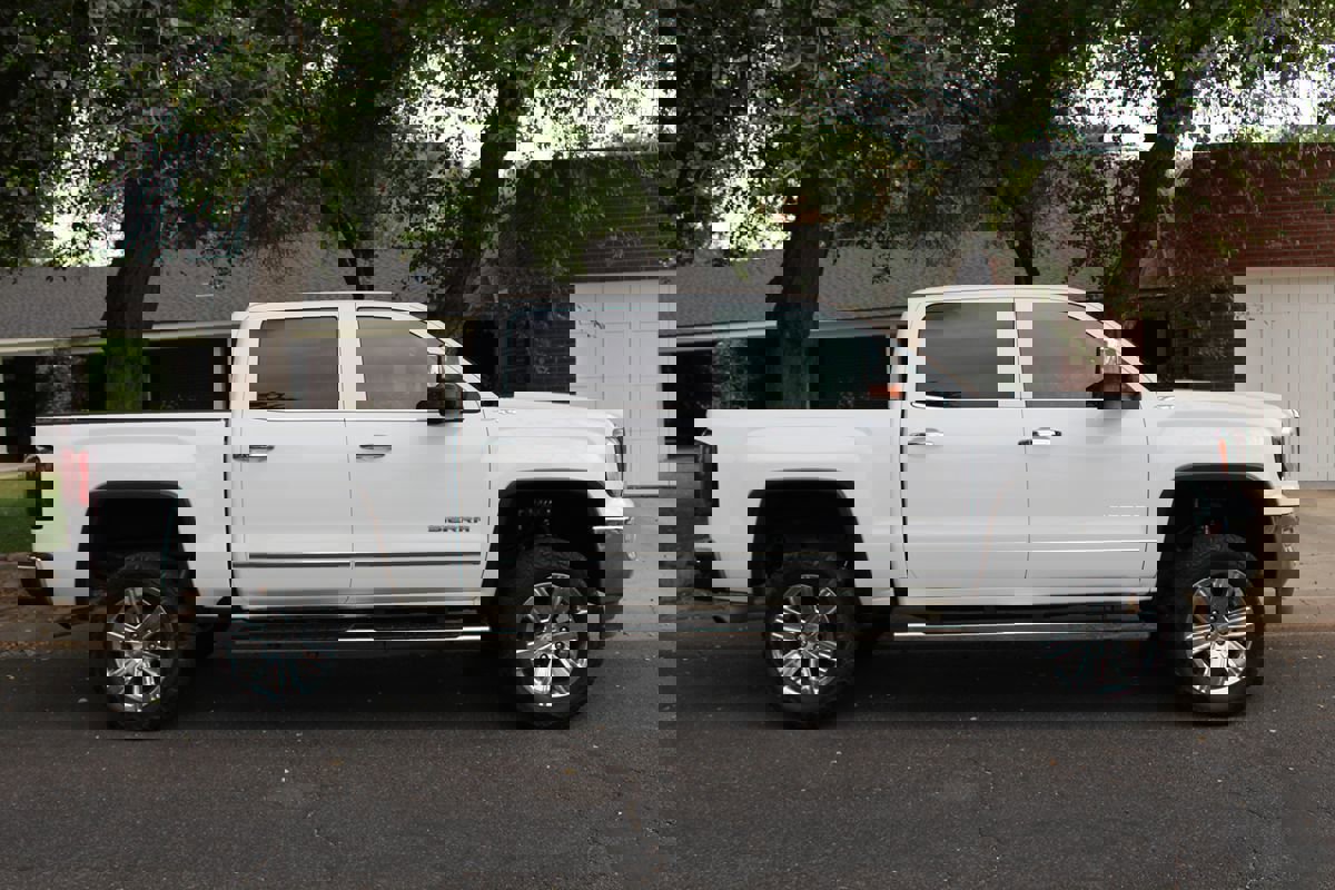 Used 2017 GMC Sierra 1500 SLT image 3