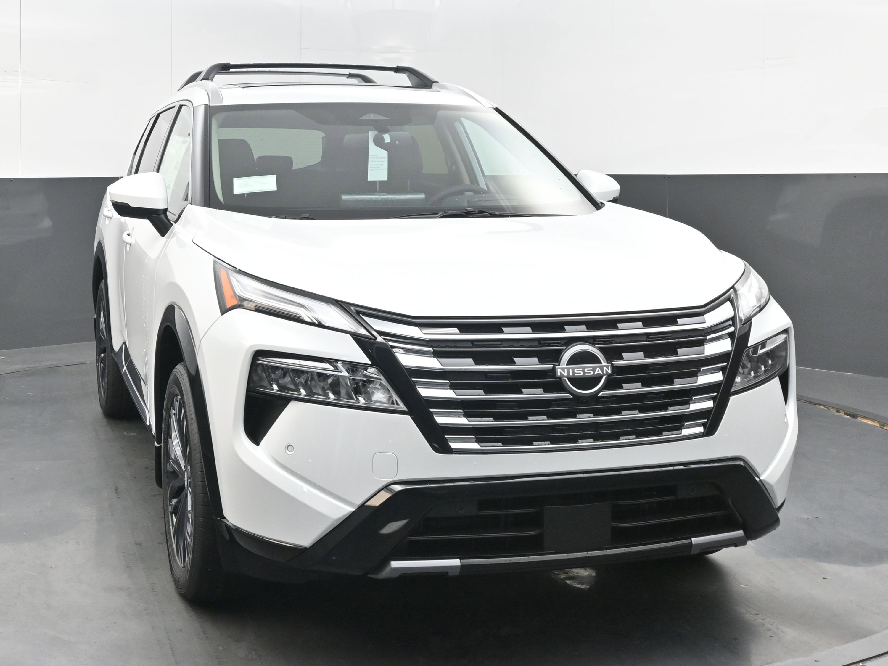 New 2025 Nissan Rogue Platinum w/ Platinum Premium Package image 2