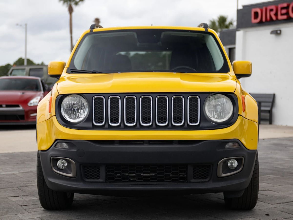 Used 2016 Jeep Renegade Latitude w/ Popular Equipment Group AWD/4WD image 4