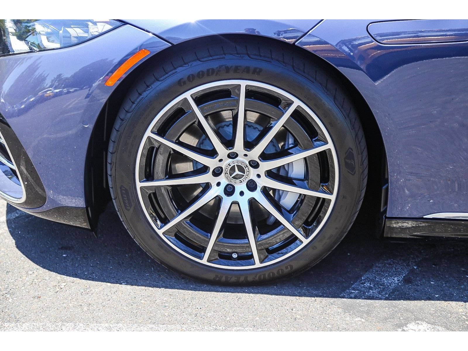 Used 2023 Mercedes-Benz EQS 580 4MATIC Sedan image 9