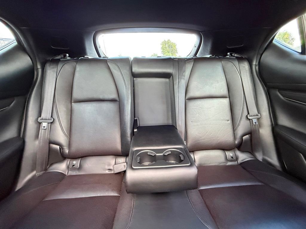 Used 2019 MAZDA MAZDA3 Hatchback w/ Premium Package image 19