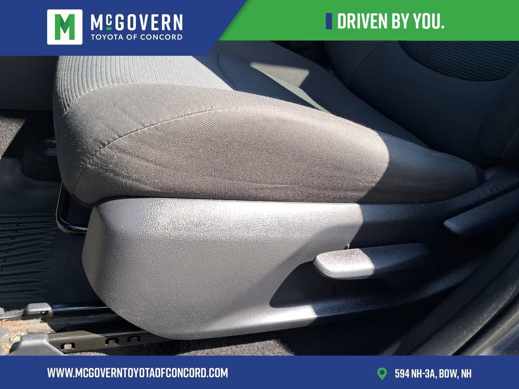 Used 2021 Toyota RAV4 LE AWD/4WD image 13