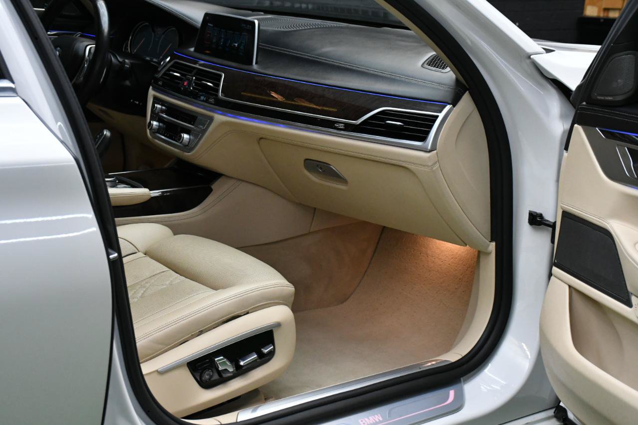 Used 2016 BMW 750i RWD image 48