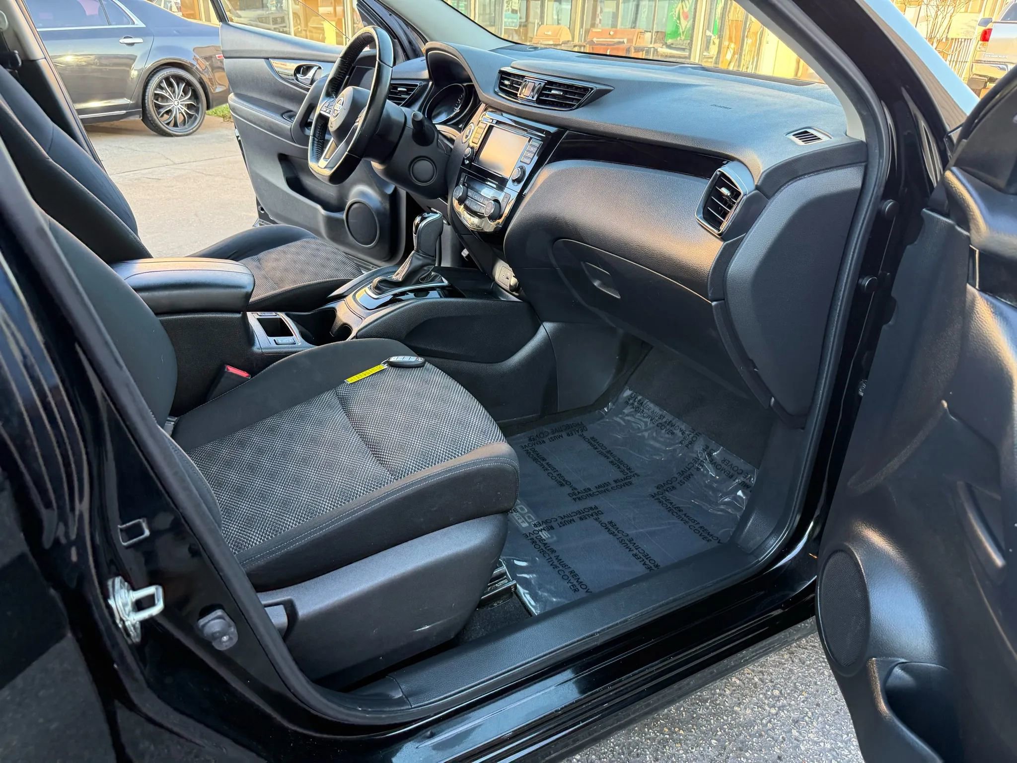 Used 2021 Nissan Rogue Sport SV image 22