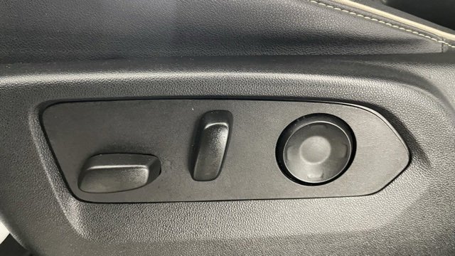 Used 2023 Chevrolet Suburban Premier image 34