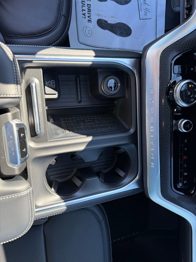 New 2025 Ford Expedition Max Platinum w/ Stealth Performance Package image 17