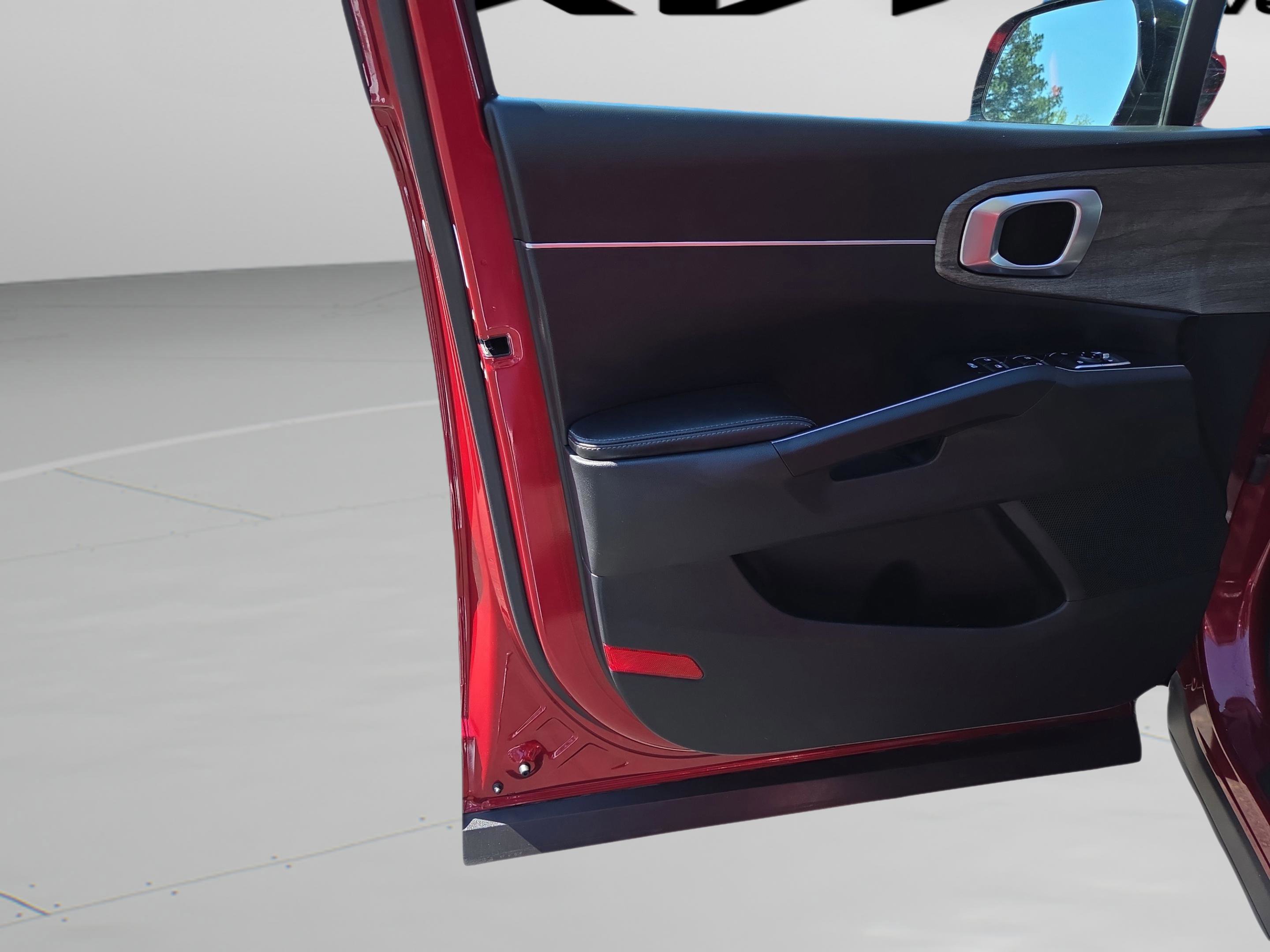 Used 2022 Kia Sorento EX w/ Panoramic Sunroof Package image 26