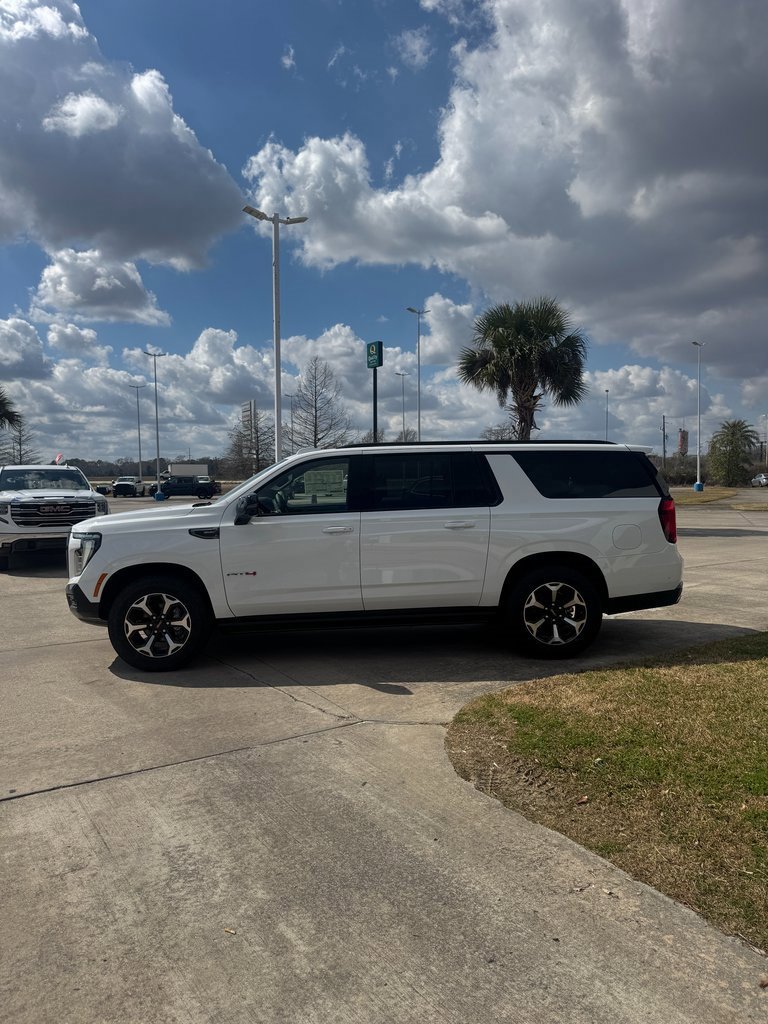New 2026 GMC Yukon XL AT4 w/ AT4 Premium Plus Package image 5