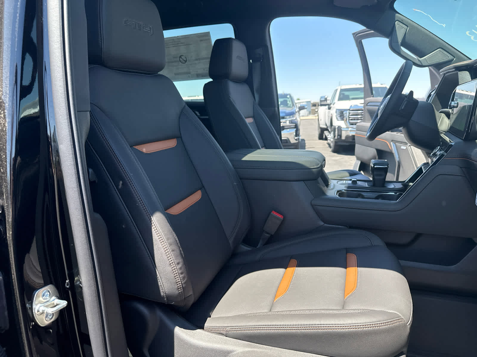New 2026 GMC Sierra 1500 AT4 w/ AT4 Premium Package AWD/4WD image 28