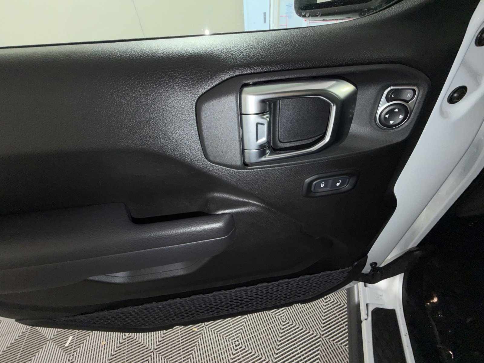 Used 2023 Jeep Gladiator Rubicon w/ LED Lighting Group image 15