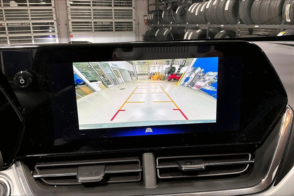 Used 2025 Chevrolet Trax LT w/ Driver Confidence Package image 20