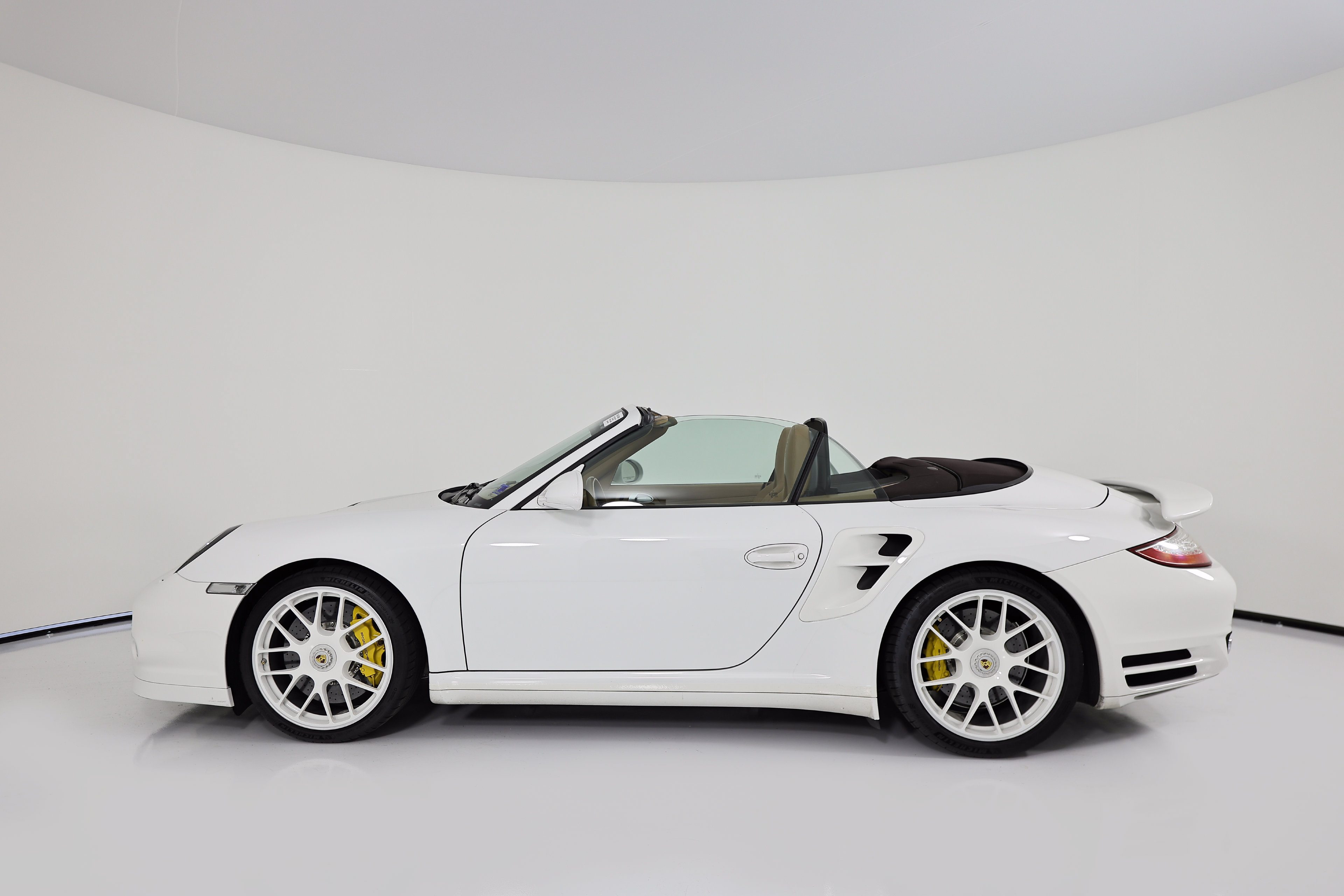 Used 2012 Porsche 911 Turbo S AWD/4WD image 2