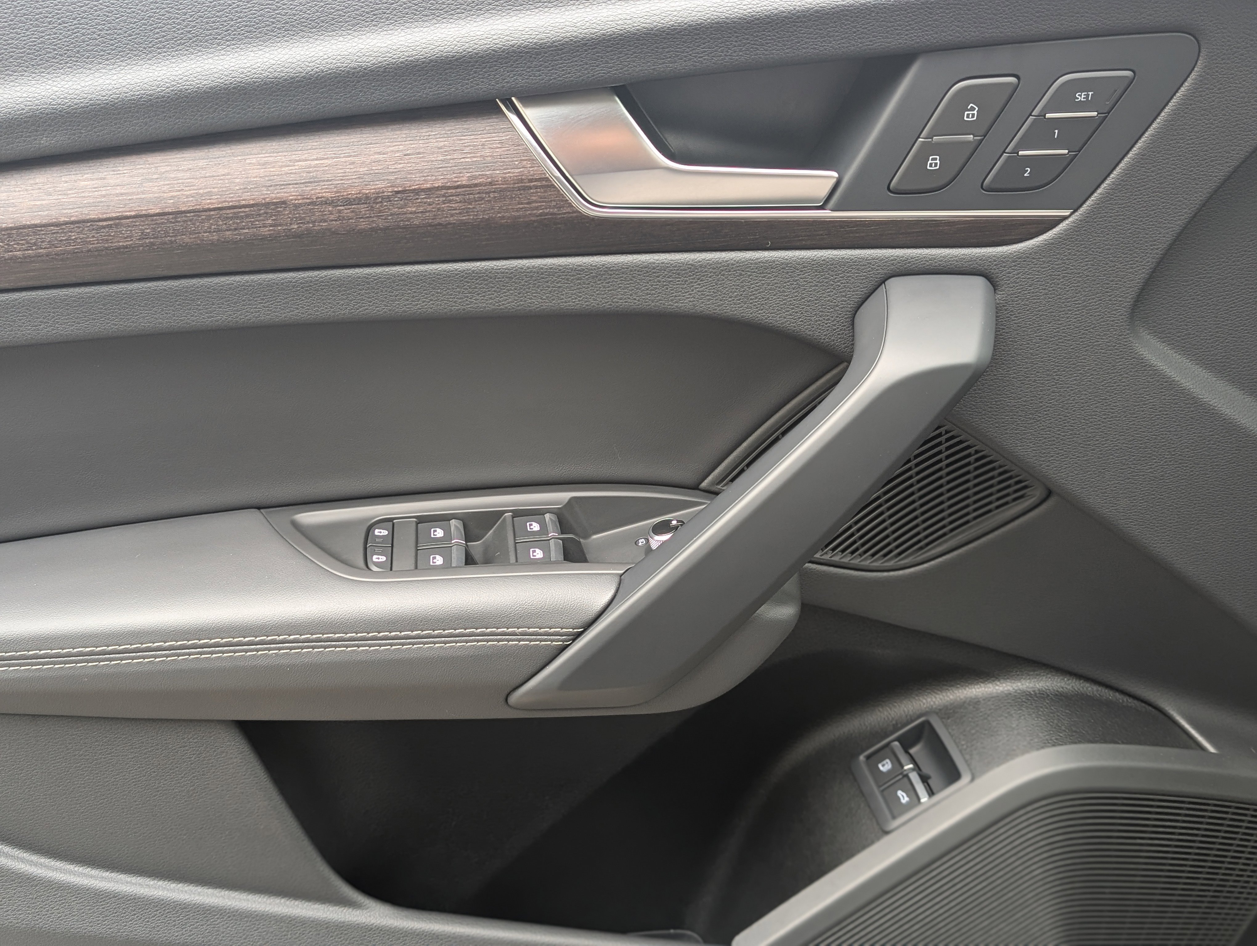 Used 2024 Audi Q5 e Premium Plus image 16