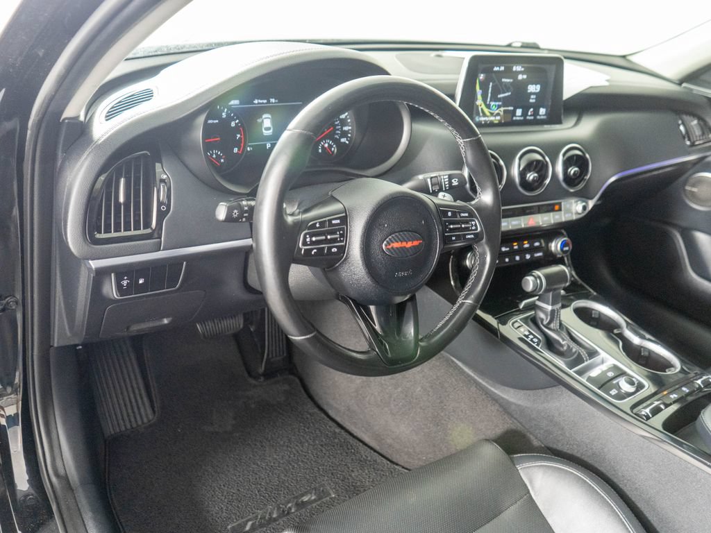 Used 2018 Kia Stinger Premium RWD image 14