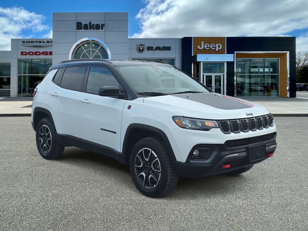 Used 2025 Jeep Compass Trailhawk AWD/4WD image 1