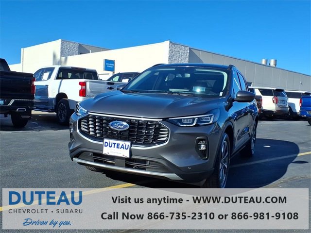 Used 2024 Ford Escape Platinum w/ Premium Technology Package image 3