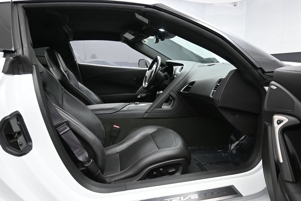 Used 2018 Chevrolet Corvette Stingray Coupe RWD image 27